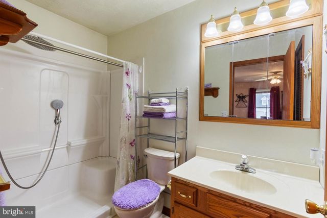 1424 FISH AND GAME RD, Littlestown, PA 17340