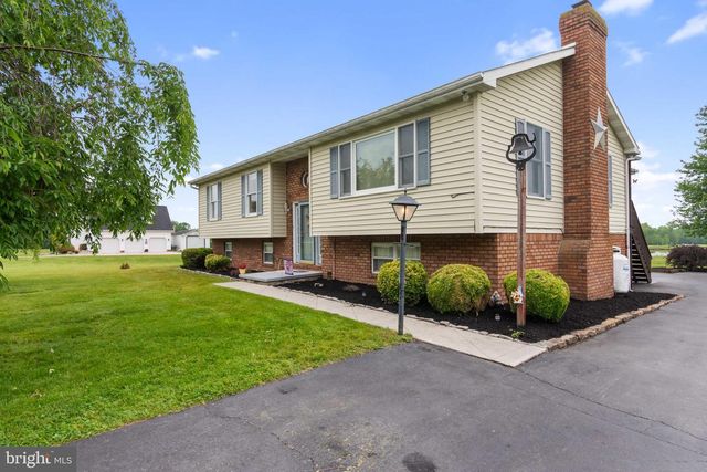 1424 FISH AND GAME RD, Littlestown, PA 17340