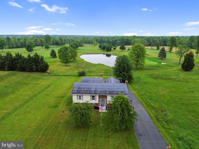 1424 FISH AND GAME RD, Littlestown, PA 17340