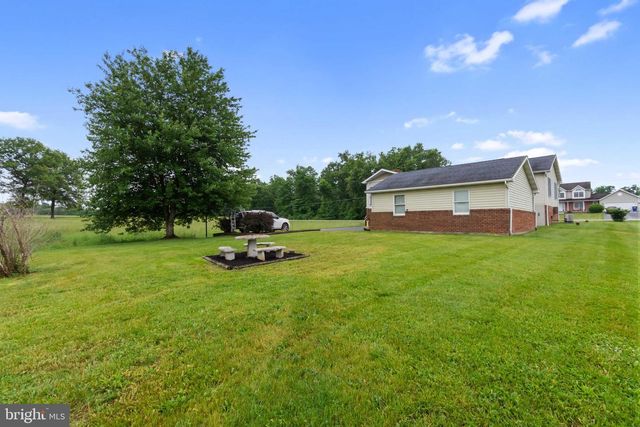 1424 FISH AND GAME RD, Littlestown, PA 17340