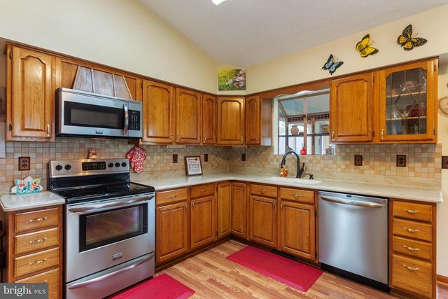 1424 FISH AND GAME RD, Littlestown, PA 17340