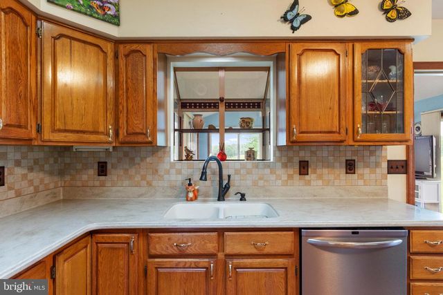 1424 FISH AND GAME RD, Littlestown, PA 17340