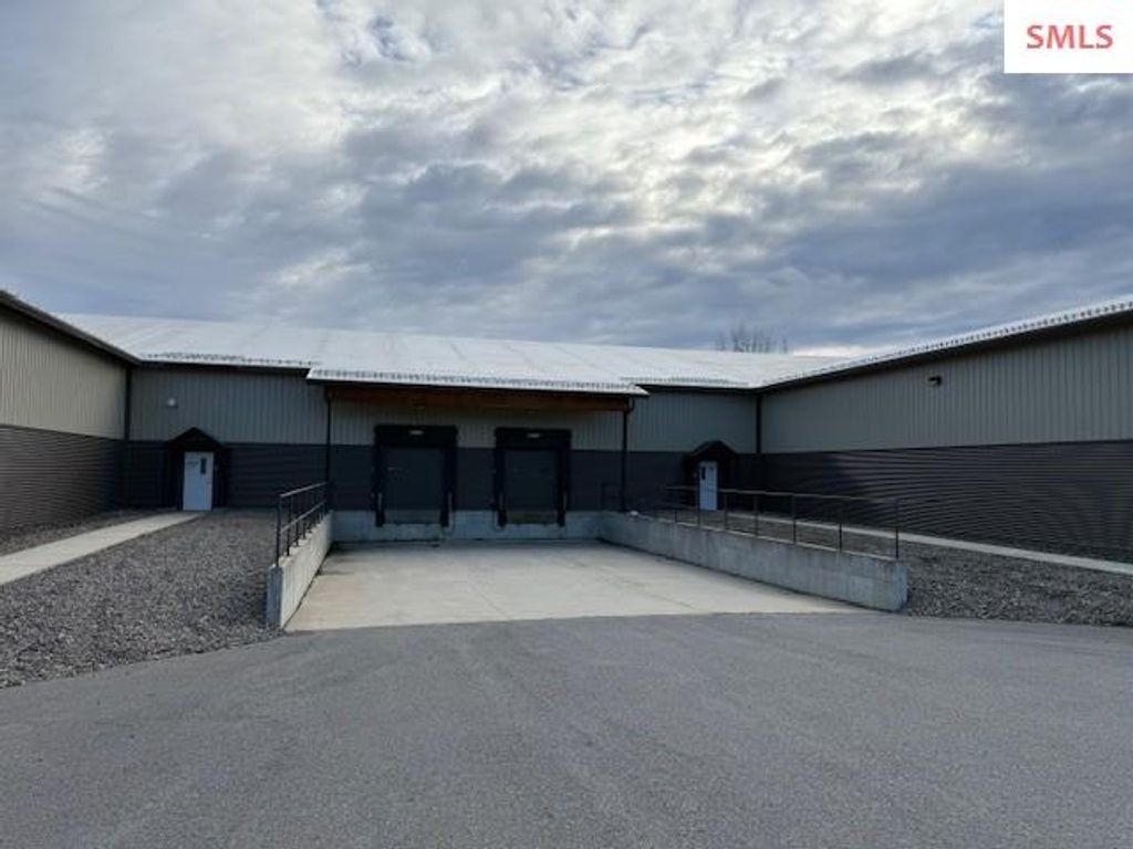 1106 Airpark Ln, Sandpoint, ID 83864