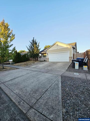 1467 S 7th St, Independence, OR 97351