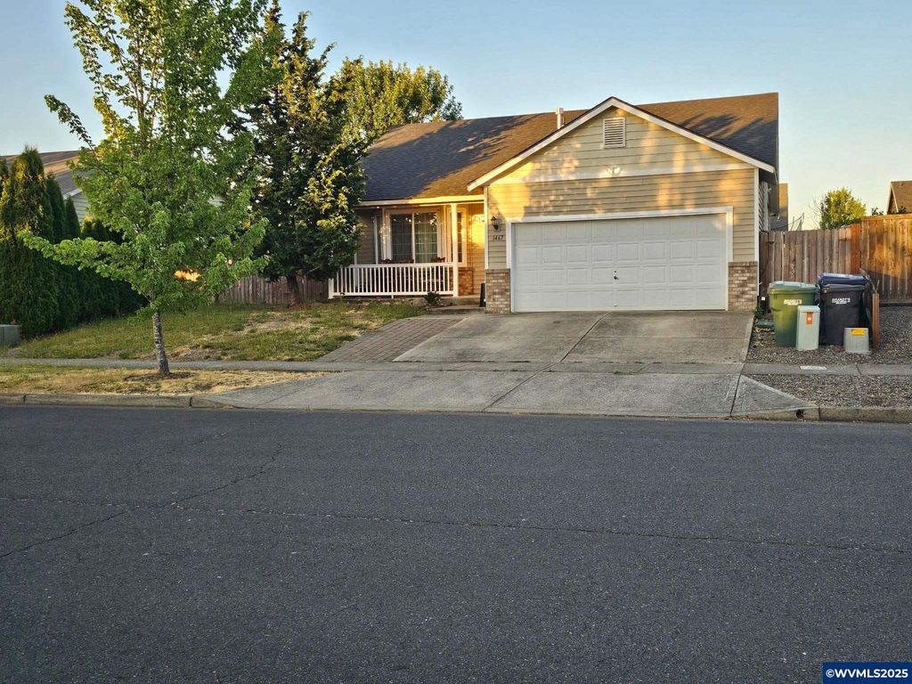 1467 S 7th St, Independence, OR 97351