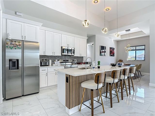 427 NW 7th AVE, Cape Coral, FL 33993