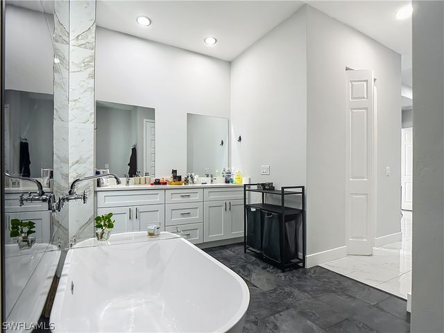 427 NW 7th AVE, Cape Coral, FL 33993