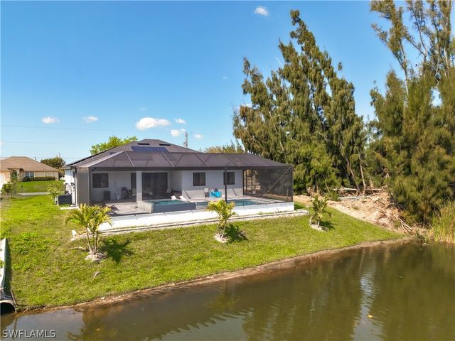 427 NW 7th AVE, Cape Coral, FL 33993