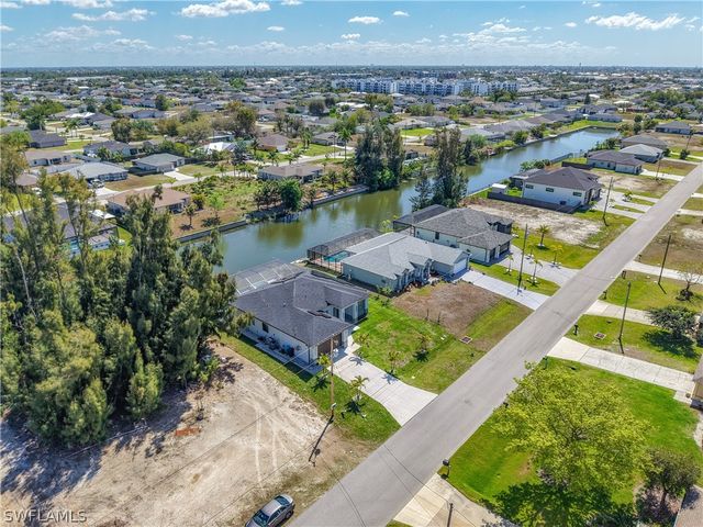 427 NW 7th AVE, Cape Coral, FL 33993