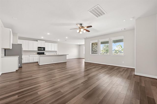 444 Round Lake Drive, Rosenberg, TX 77469