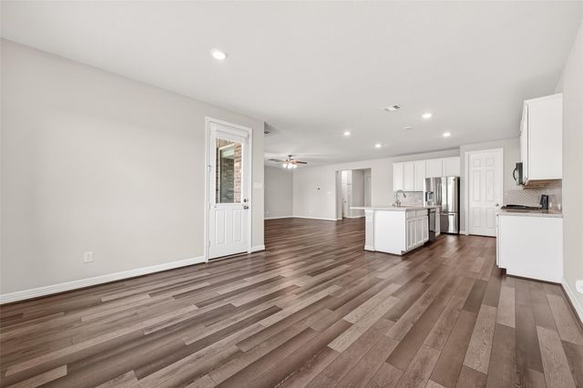 444 Round Lake Drive, Rosenberg, TX 77469