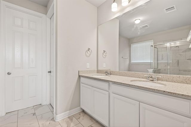 444 Round Lake Drive, Rosenberg, TX 77469