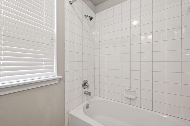 444 Round Lake Drive, Rosenberg, TX 77469