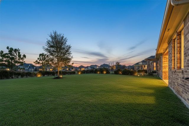 444 Round Lake Drive, Rosenberg, TX 77469