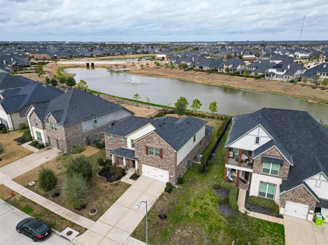 444 Round Lake Drive, Rosenberg, TX 77469