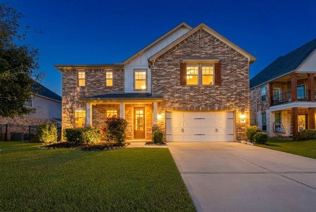 444 Round Lake Drive, Rosenberg, TX 77469