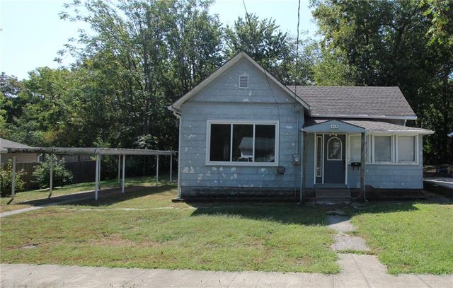 406 E Culton Street, Warrensburg, MO 64093
