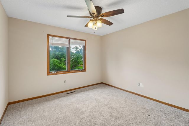 467 Edgewood Lane, Pleasant Hill, IA 50327
