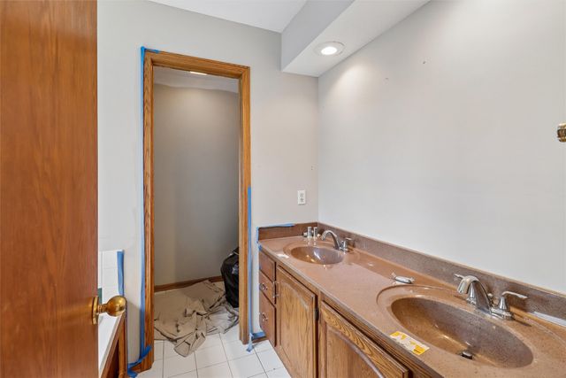 467 Edgewood Lane, Pleasant Hill, IA 50327
