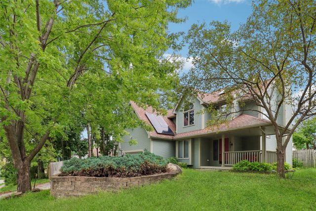 467 Edgewood Lane, Pleasant Hill, IA 50327