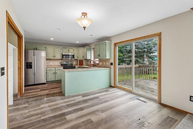 467 Edgewood Lane, Pleasant Hill, IA 50327