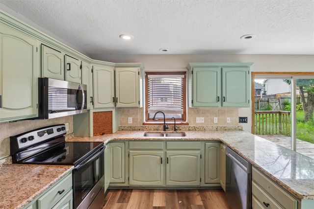 467 Edgewood Lane, Pleasant Hill, IA 50327