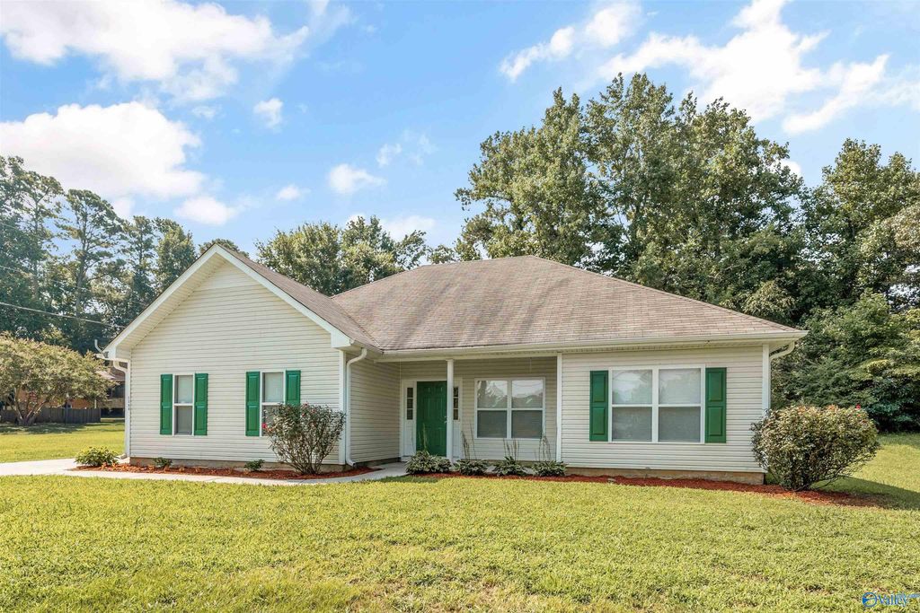 1386 Harvest Road, Harvest, AL 35749