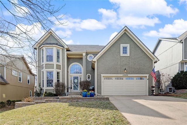 13935 W 71st Place, Shawnee, KS 66216