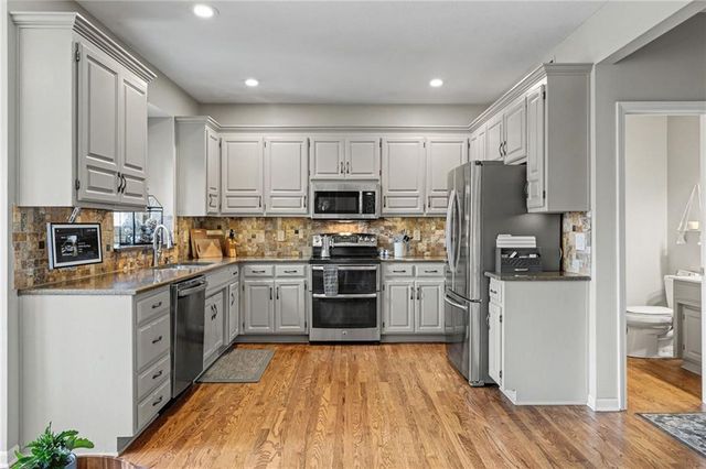 13935 W 71st Place, Shawnee, KS 66216