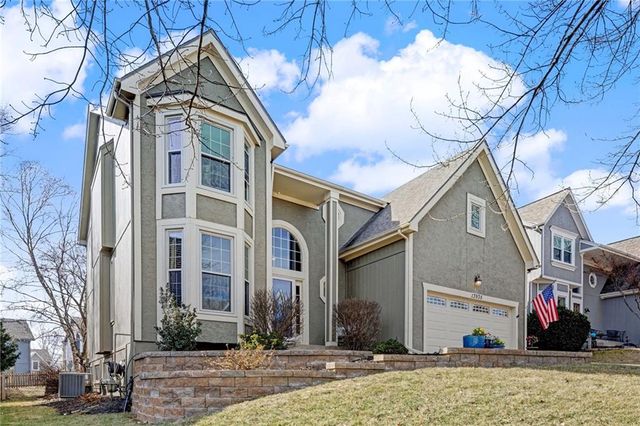 13935 W 71st Place, Shawnee, KS 66216