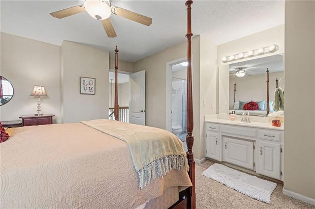 13935 W 71st Place, Shawnee, KS 66216