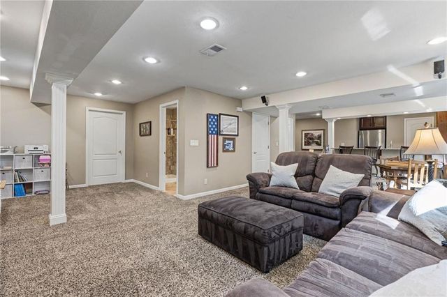 13935 W 71st Place, Shawnee, KS 66216