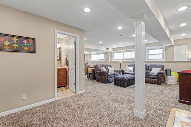 13935 W 71st Place, Shawnee, KS 66216