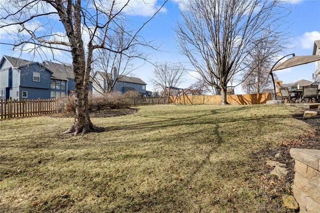 13935 W 71st Place, Shawnee, KS 66216