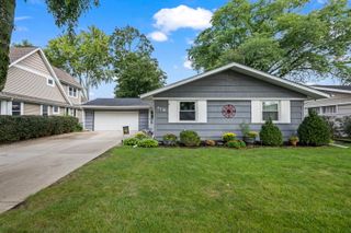419 S PHELPS Avenue, Arlington Heights, IL 60004