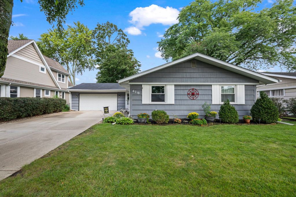 419 S PHELPS Avenue, Arlington Heights, IL 60004
