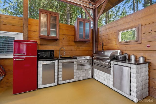 271 Skate Creek Road, Ashford, WA 98304