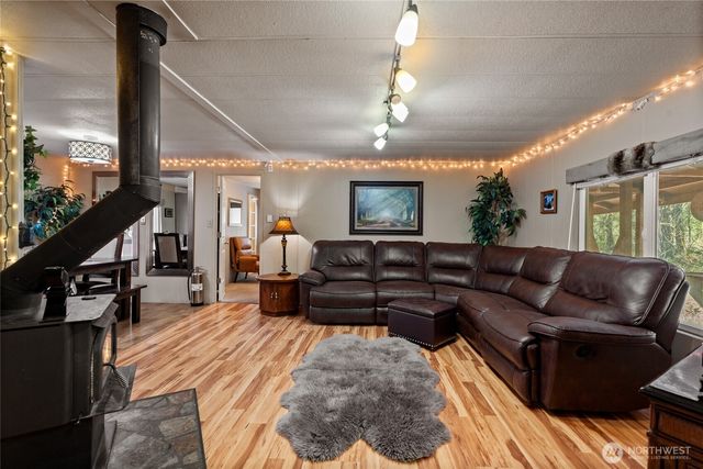 271 Skate Creek Road, Ashford, WA 98304