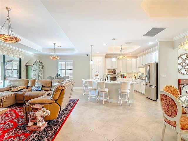 9250 VENETO PL, Naples, FL 34113