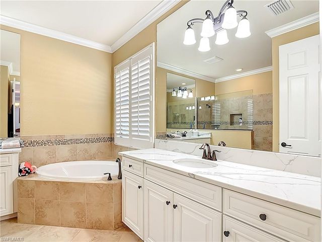 9250 VENETO PL, Naples, FL 34113