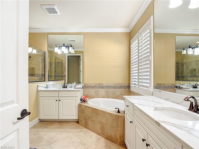 9250 VENETO PL, Naples, FL 34113