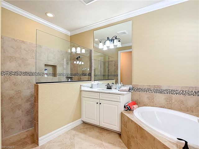 9250 VENETO PL, Naples, FL 34113