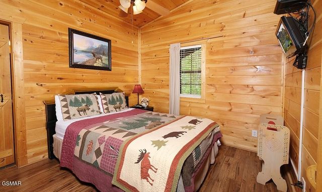623 Iron Mountain Road, Pigeon Forge, TN 37863