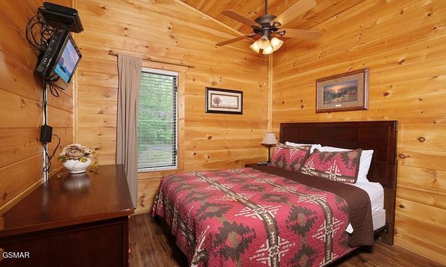 623 Iron Mountain Road, Pigeon Forge, TN 37863