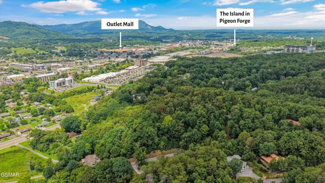 623 Iron Mountain Road, Pigeon Forge, TN 37863