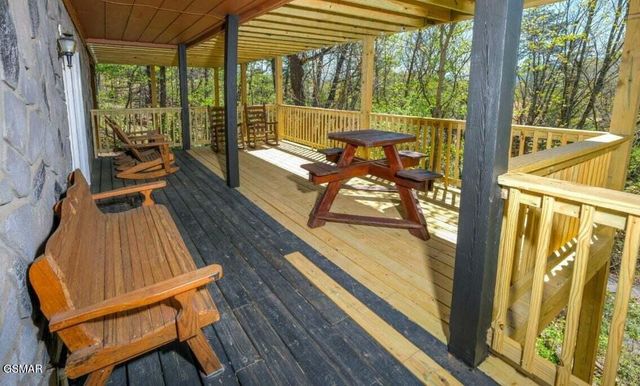 623 Iron Mountain Road, Pigeon Forge, TN 37863