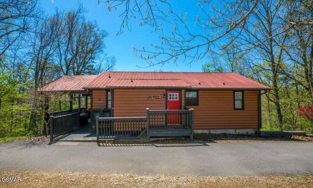 623 Iron Mountain Road, Pigeon Forge, TN 37863
