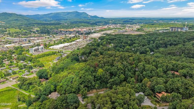 623 Iron Mountain Road, Pigeon Forge, TN 37863