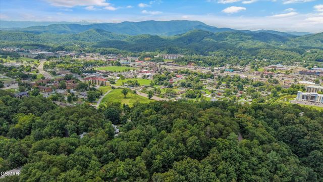 623 Iron Mountain Road, Pigeon Forge, TN 37863