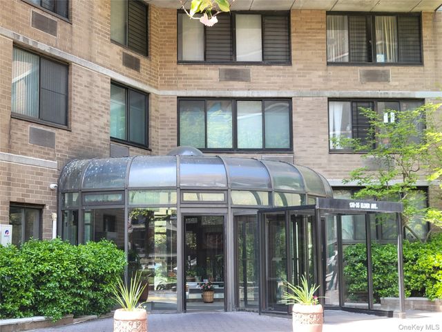 138-35 Elder Avenue 14K, Flushing, NY 11355